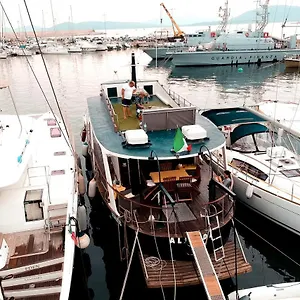 Boat & Breakfast Alicudi , Alguer Italia